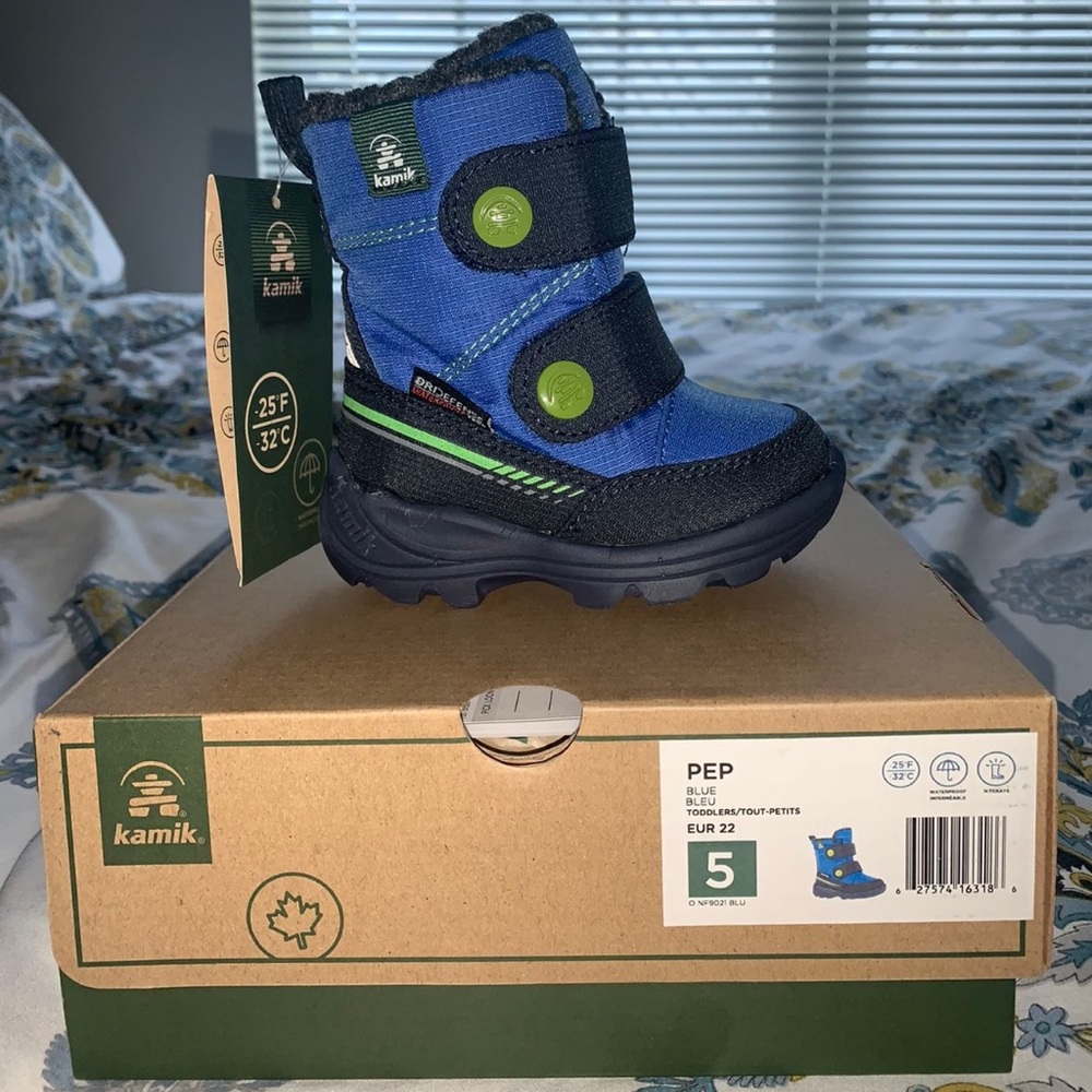 Kamik Snow boots NWT size 5 toddler